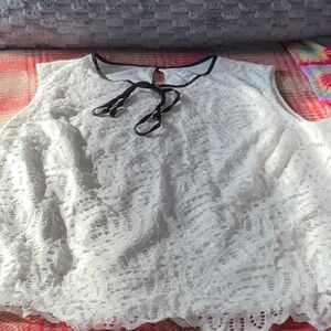 Elegant White Lace Sleeveless Top
